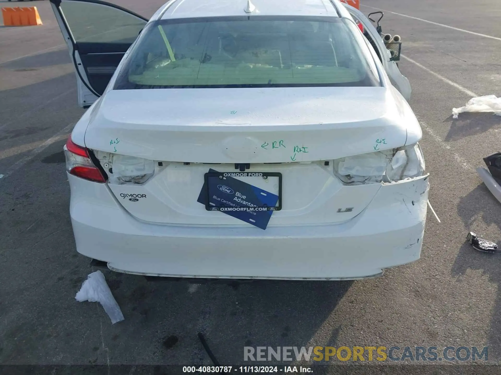21 Photograph of a damaged car 4T1B11HK9KU826984 TOYOTA CAMRY 2019