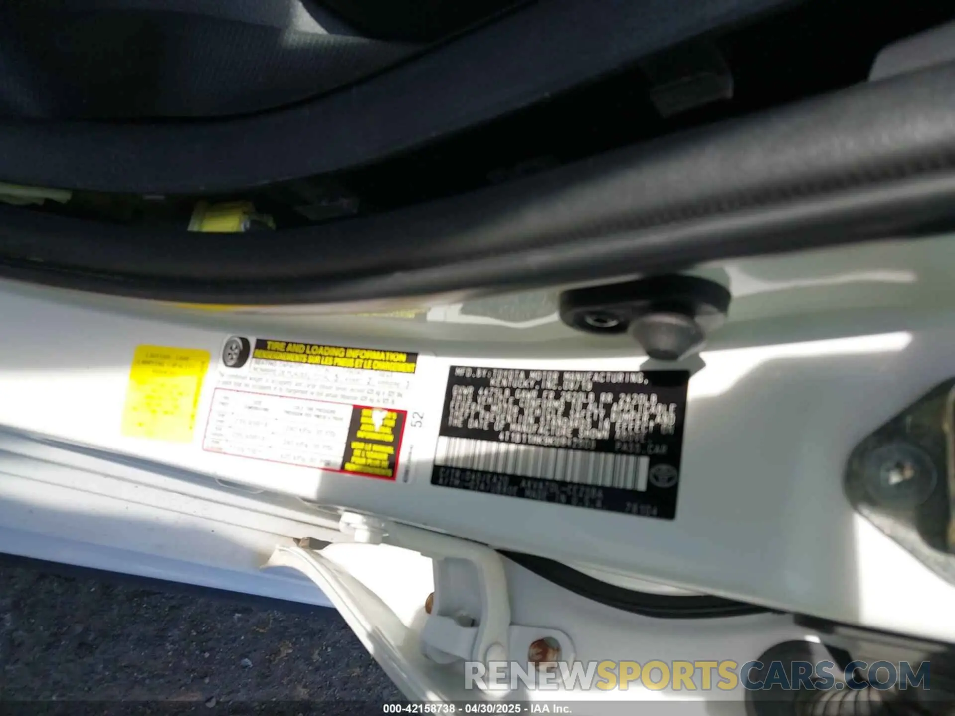 9 Photograph of a damaged car 4T1B11HK9KU842909 TOYOTA CAMRY 2019