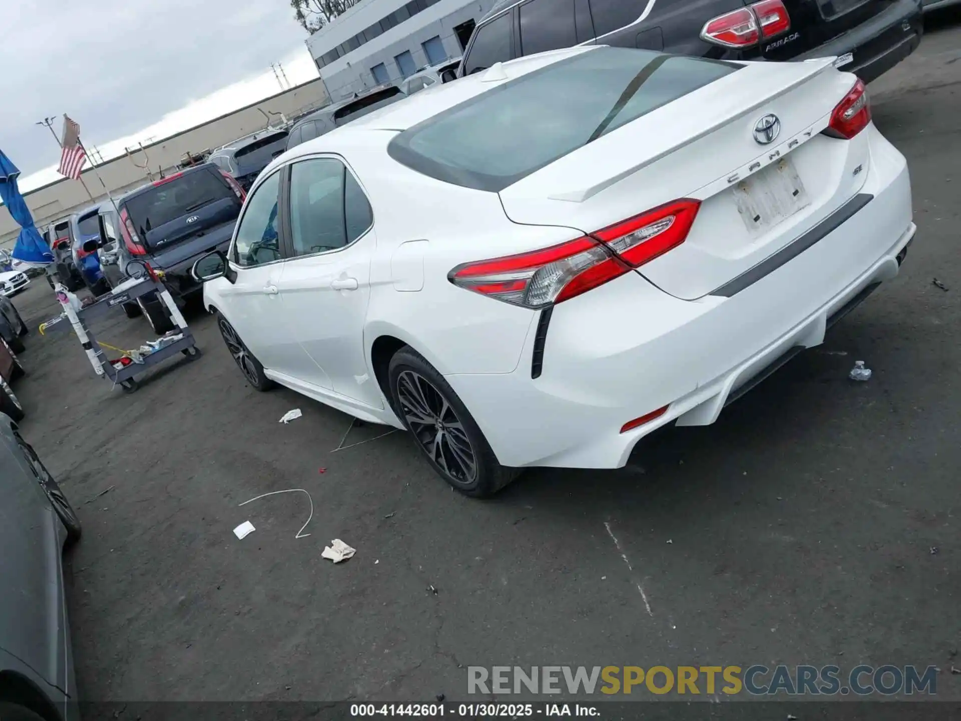 3 Photograph of a damaged car 4T1B11HK9KU845115 TOYOTA CAMRY 2019