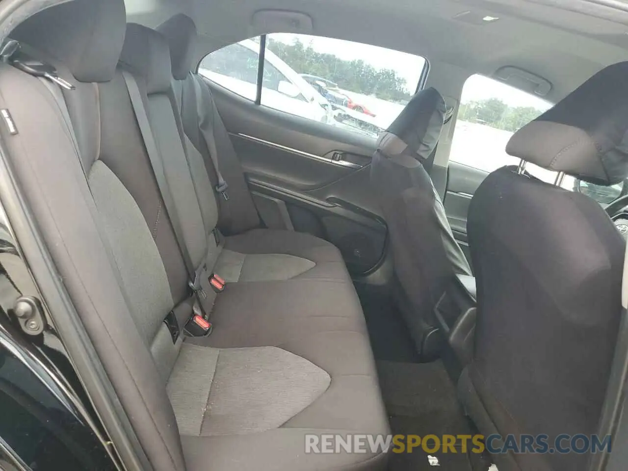 10 Photograph of a damaged car 4T1B11HK9KU845325 TOYOTA CAMRY 2019
