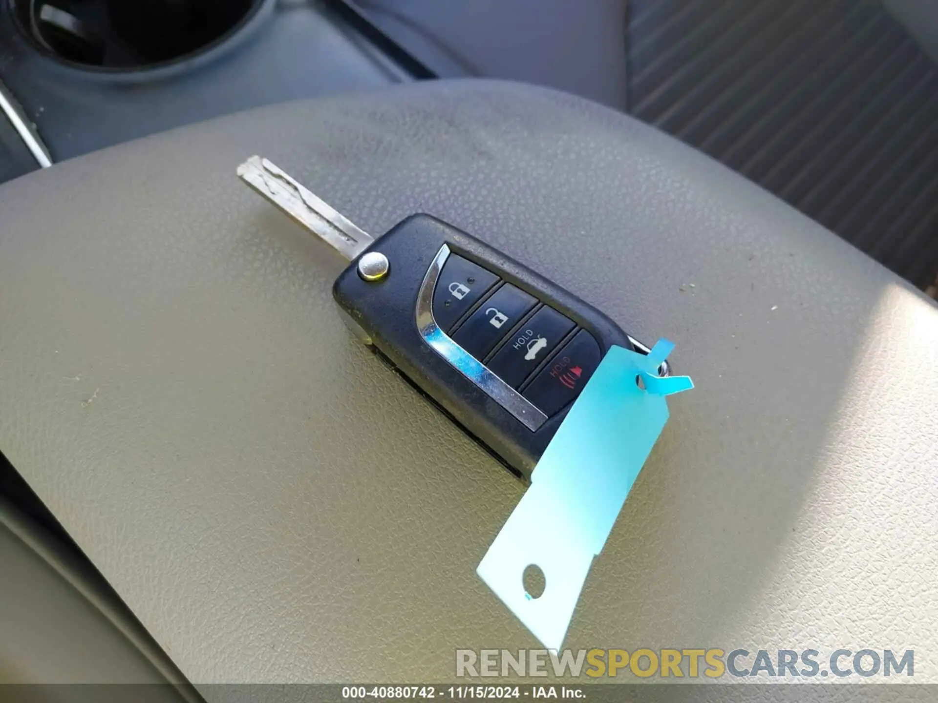 11 Photograph of a damaged car 4T1B11HK9KU850380 TOYOTA CAMRY 2019