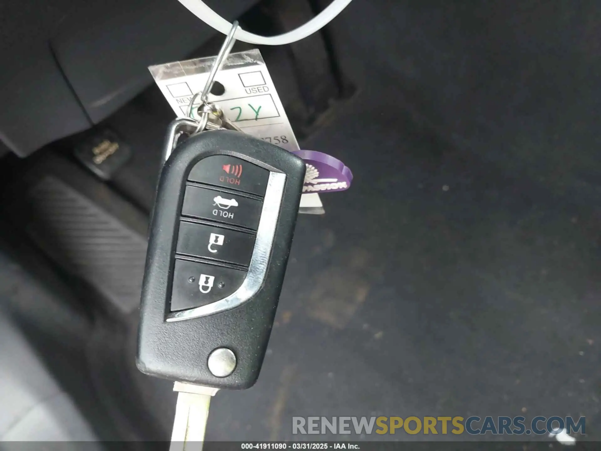 11 Photograph of a damaged car 4T1B11HK9KU851075 TOYOTA CAMRY 2019
