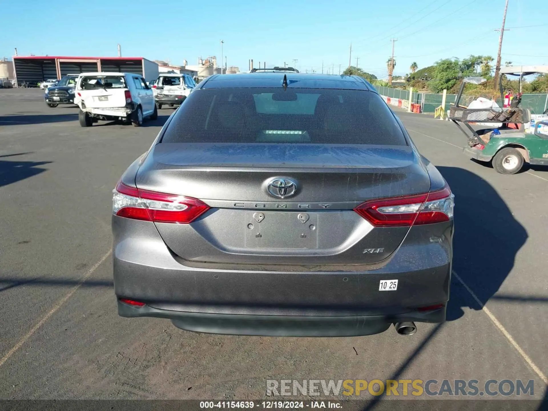 16 Photograph of a damaged car 4T1B11HKXKU161416 TOYOTA CAMRY 2019