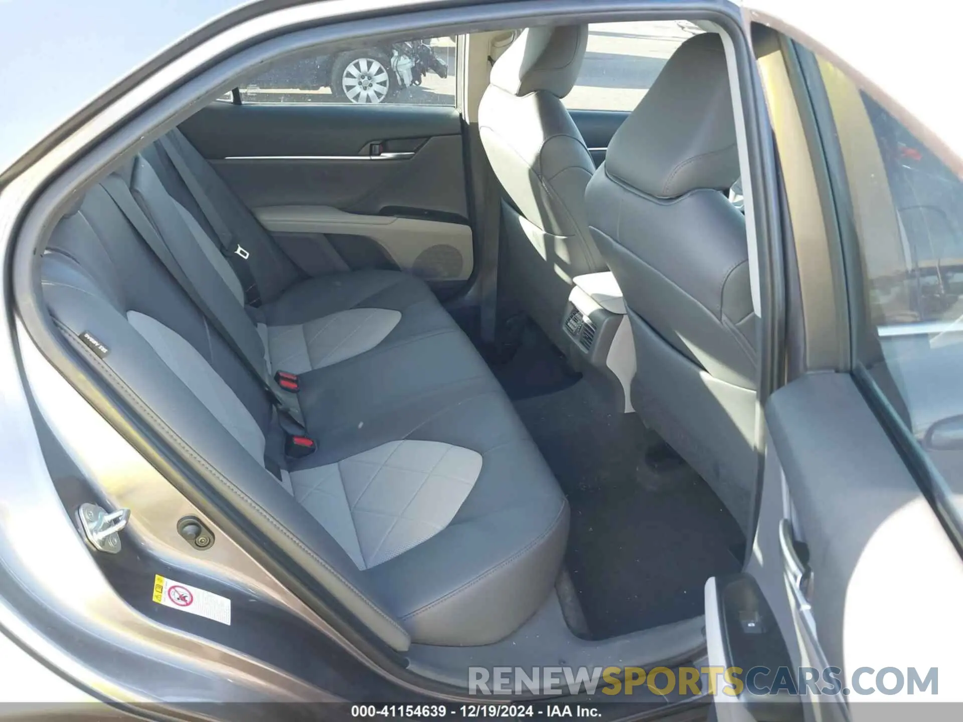 8 Photograph of a damaged car 4T1B11HKXKU161416 TOYOTA CAMRY 2019