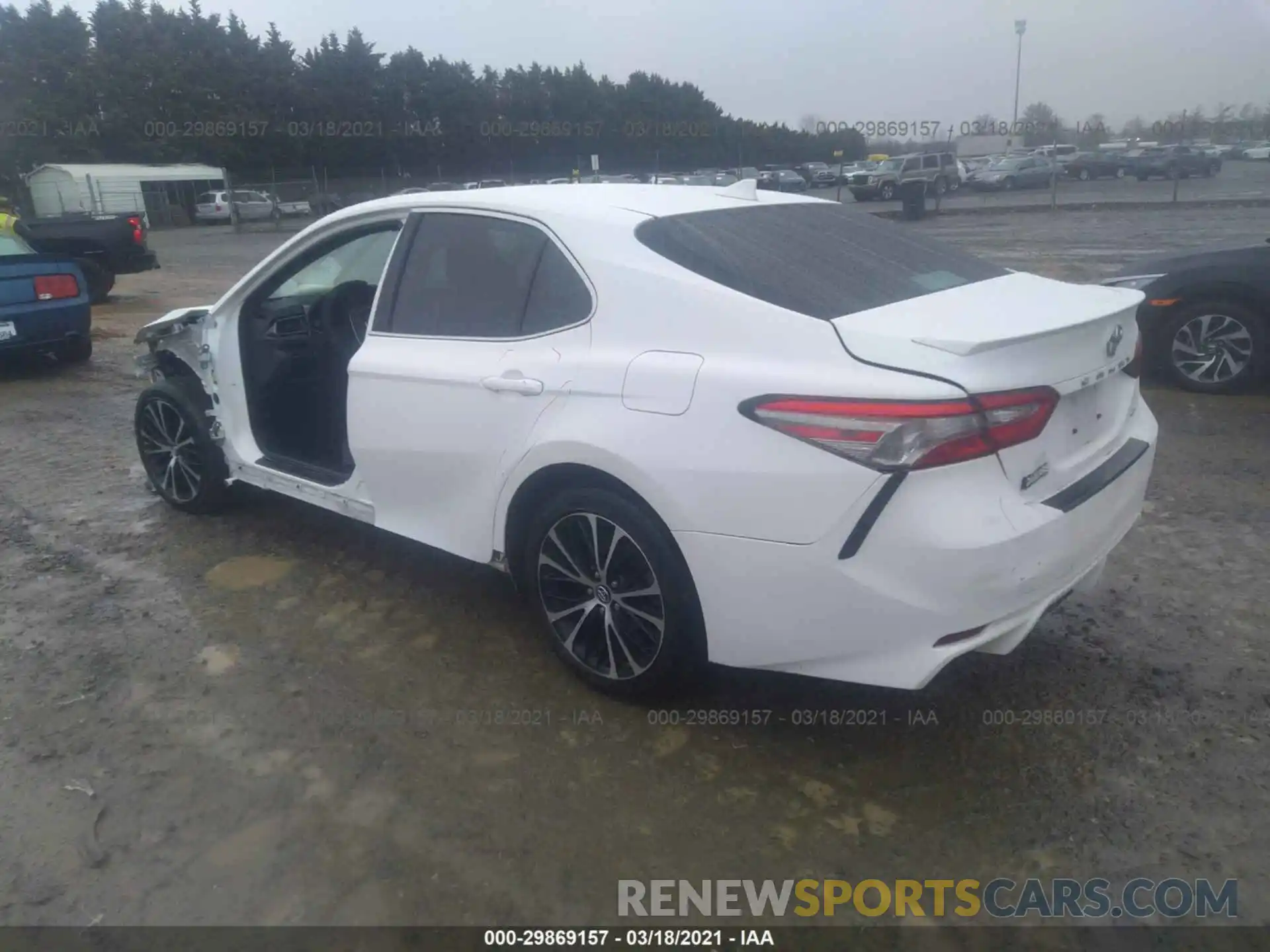 3 Photograph of a damaged car 4T1B11HKXKU161593 TOYOTA CAMRY 2019