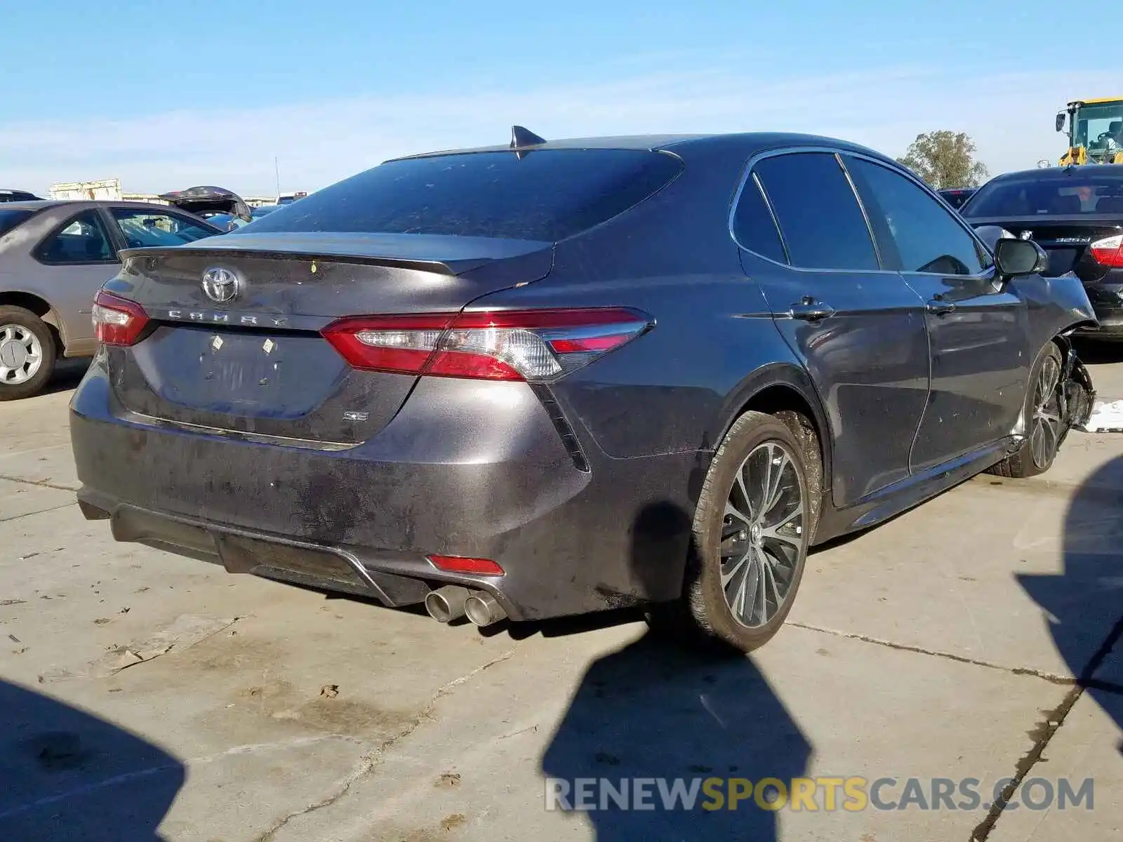 4 Photograph of a damaged car 4T1B11HKXKU164641 TOYOTA CAMRY 2019