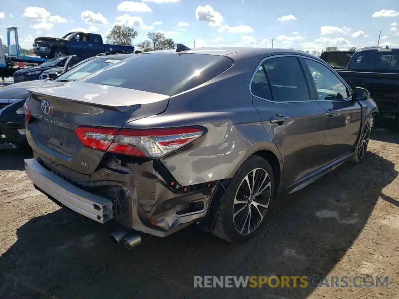 4 Photograph of a damaged car 4T1B11HKXKU164851 TOYOTA CAMRY 2019