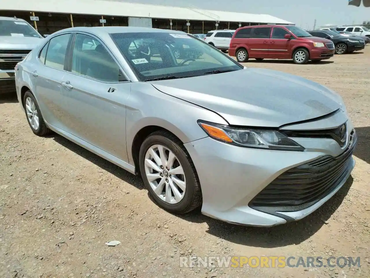 1 Photograph of a damaged car 4T1B11HKXKU165661 TOYOTA CAMRY 2019