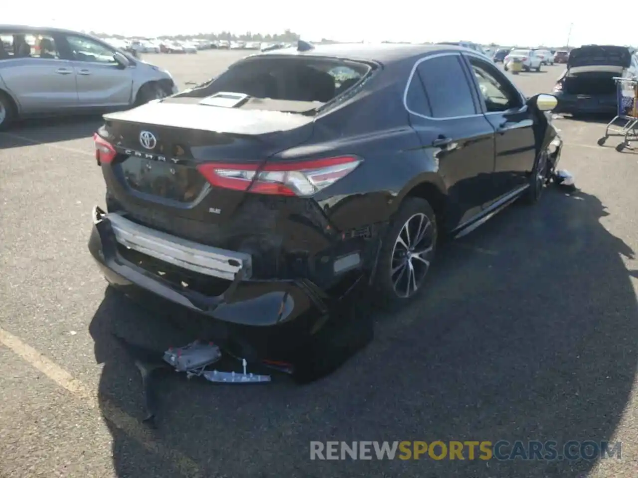 4 Photograph of a damaged car 4T1B11HKXKU168432 TOYOTA CAMRY 2019