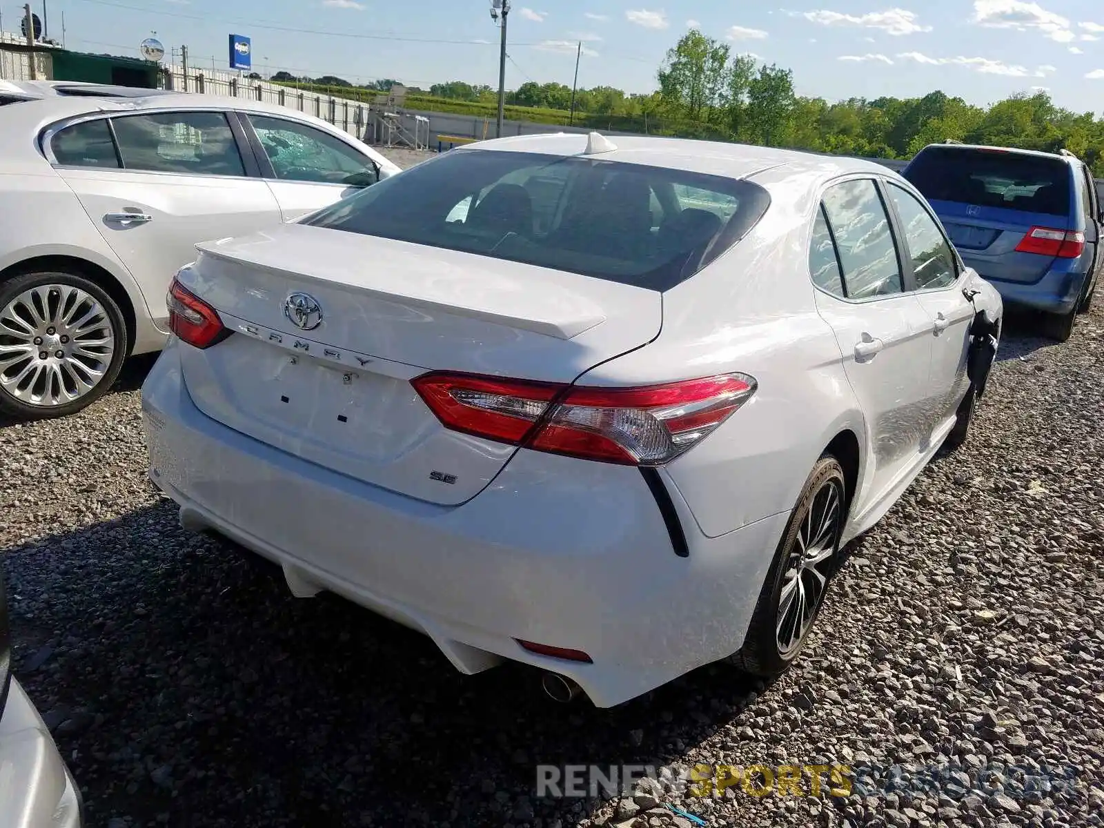 4 Photograph of a damaged car 4T1B11HKXKU169256 TOYOTA CAMRY 2019