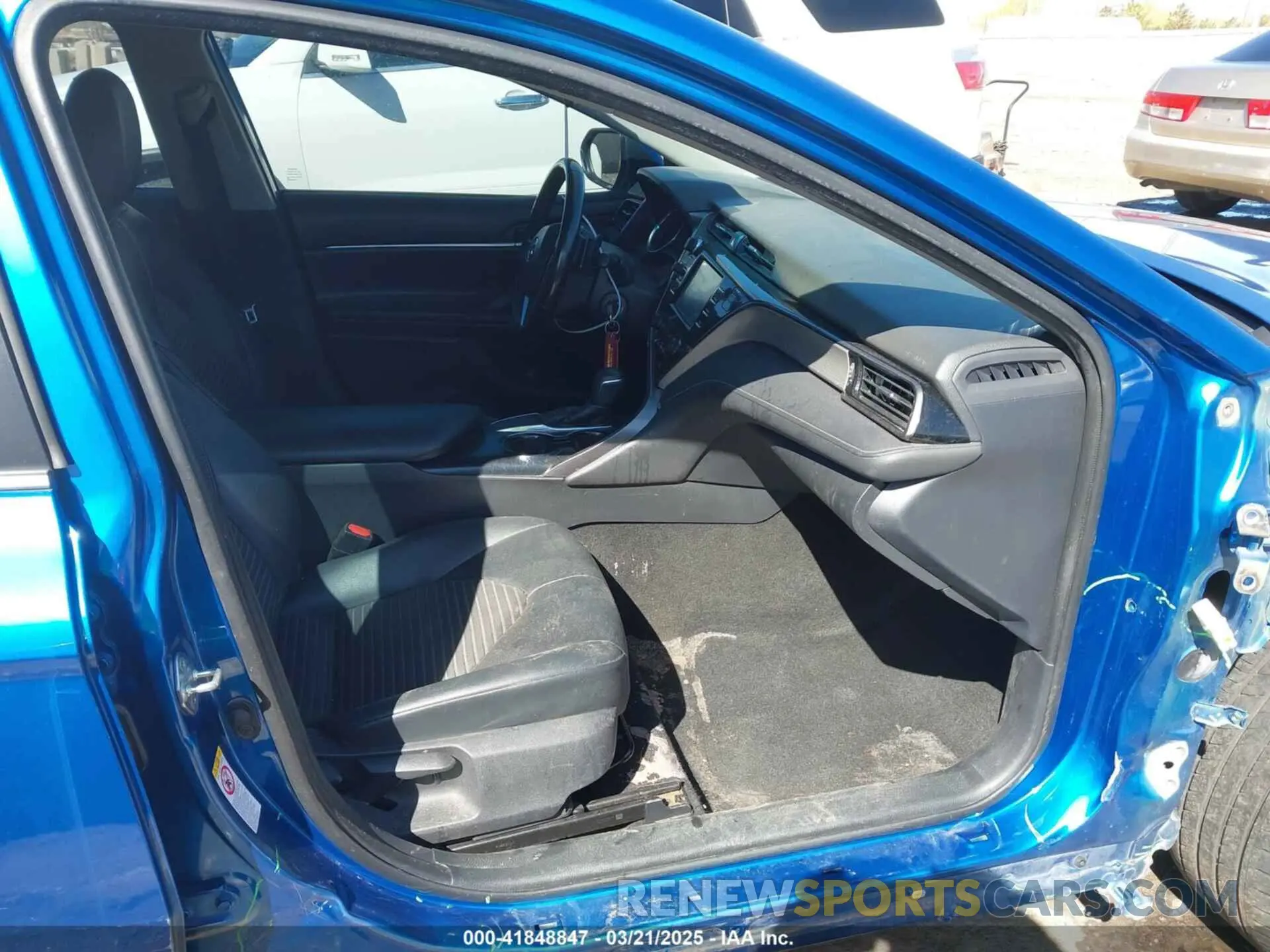 5 Photograph of a damaged car 4T1B11HKXKU173212 TOYOTA CAMRY 2019