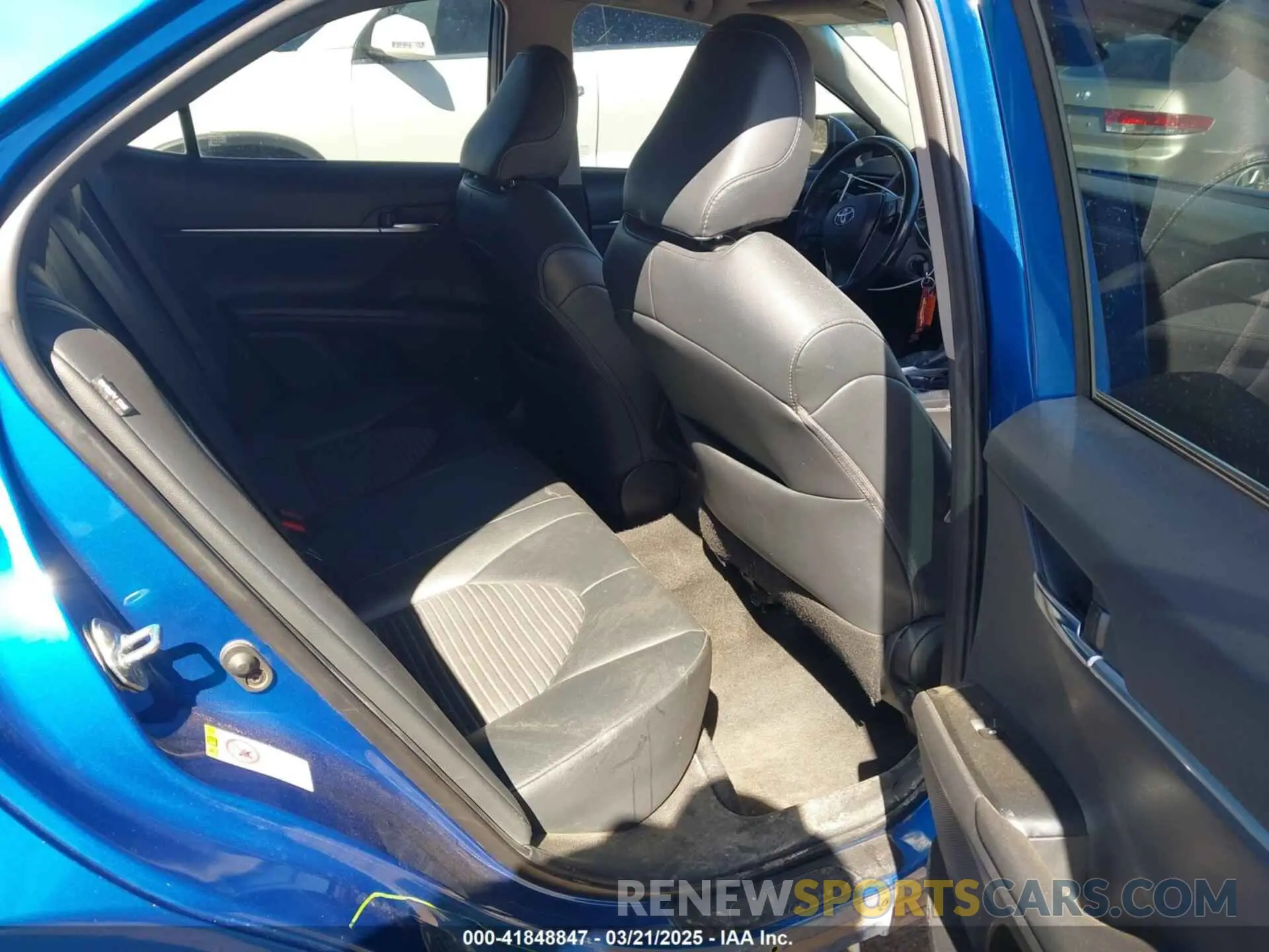 8 Photograph of a damaged car 4T1B11HKXKU173212 TOYOTA CAMRY 2019