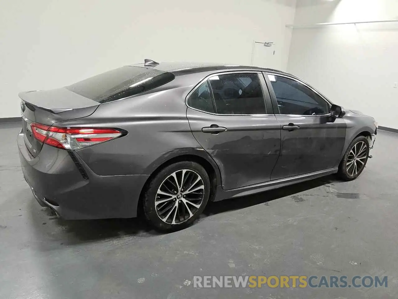 3 Photograph of a damaged car 4T1B11HKXKU173291 TOYOTA CAMRY 2019