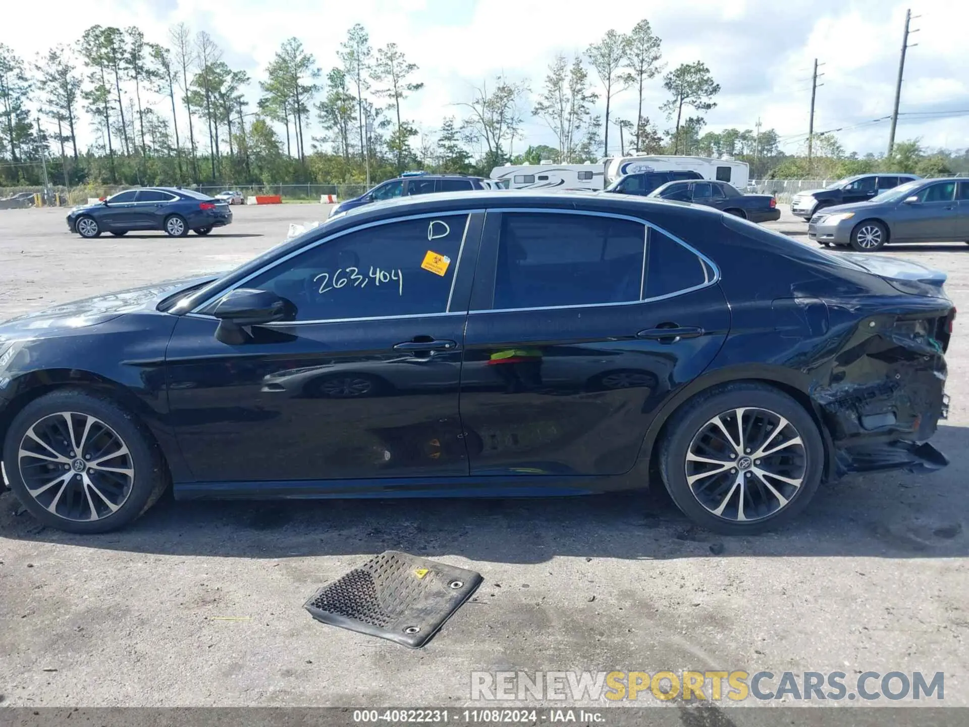 14 Photograph of a damaged car 4T1B11HKXKU174098 TOYOTA CAMRY 2019