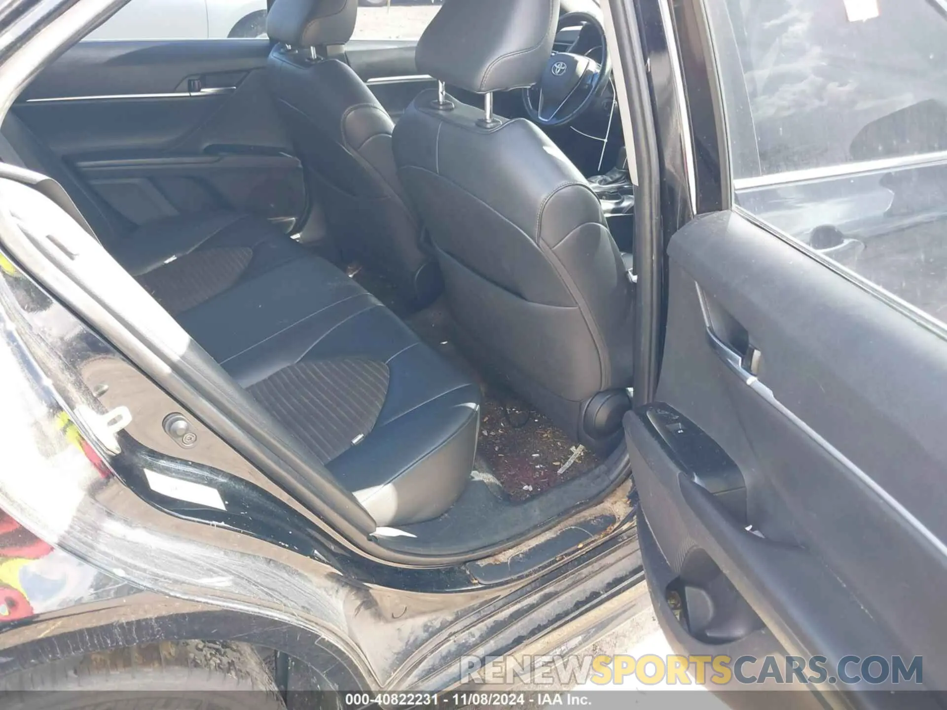 8 Photograph of a damaged car 4T1B11HKXKU174098 TOYOTA CAMRY 2019