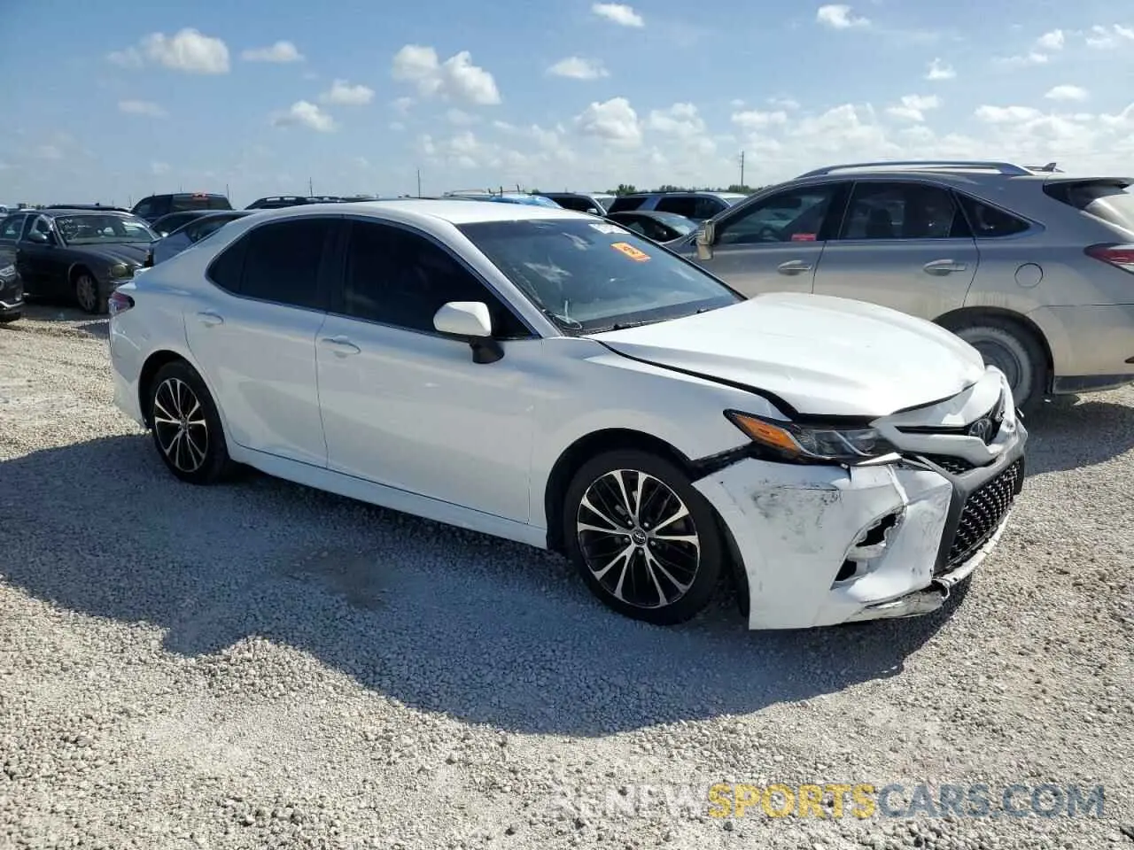 4 Photograph of a damaged car 4T1B11HKXKU174487 TOYOTA CAMRY 2019