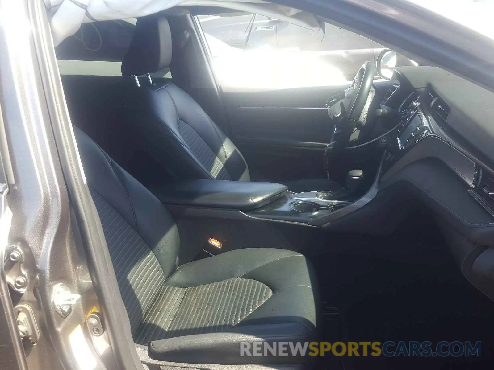5 Photograph of a damaged car 4T1B11HKXKU174828 TOYOTA CAMRY 2019