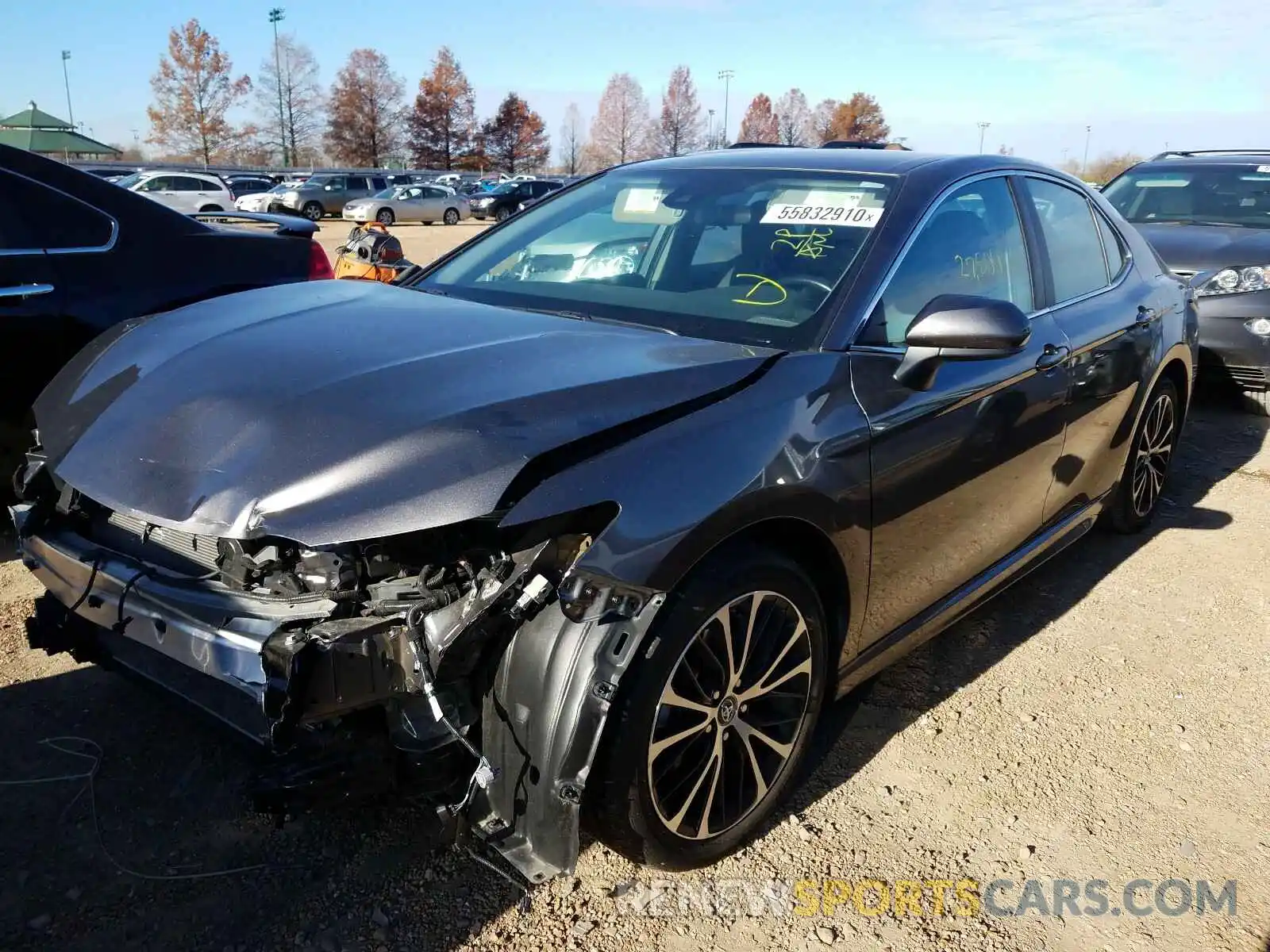 2 Photograph of a damaged car 4T1B11HKXKU175929 TOYOTA CAMRY 2019