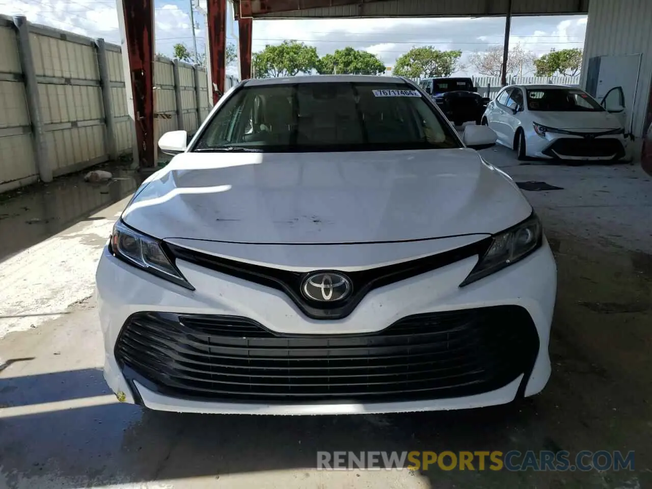 5 Photograph of a damaged car 4T1B11HKXKU179320 TOYOTA CAMRY 2019
