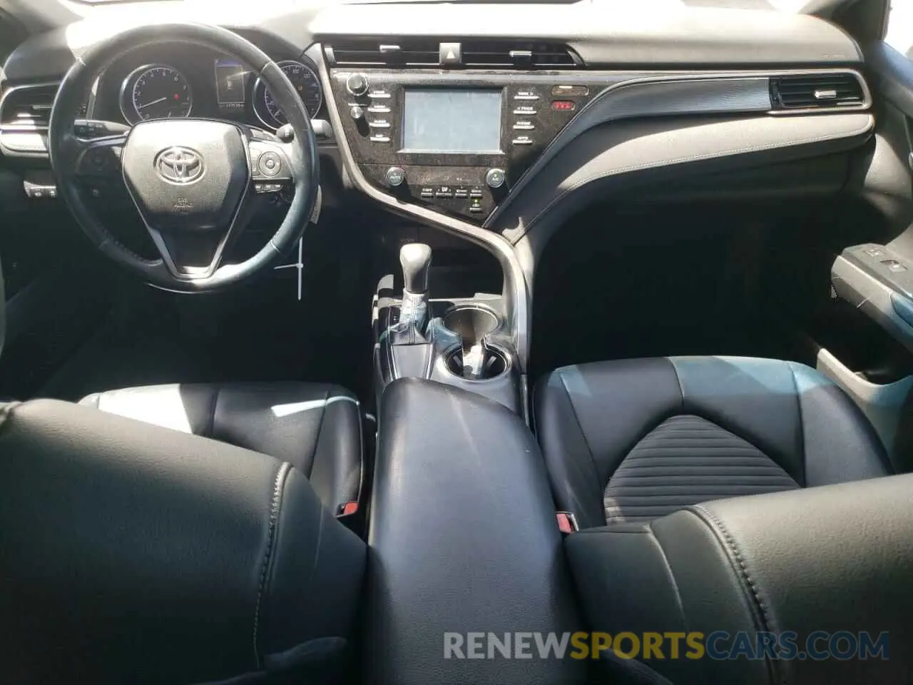8 Photograph of a damaged car 4T1B11HKXKU184095 TOYOTA CAMRY 2019