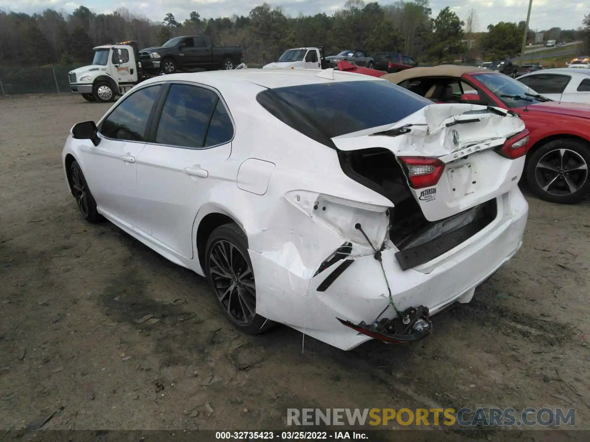 3 Photograph of a damaged car 4T1B11HKXKU191967 TOYOTA CAMRY 2019