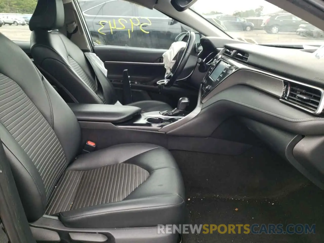 5 Photograph of a damaged car 4T1B11HKXKU194092 TOYOTA CAMRY 2019