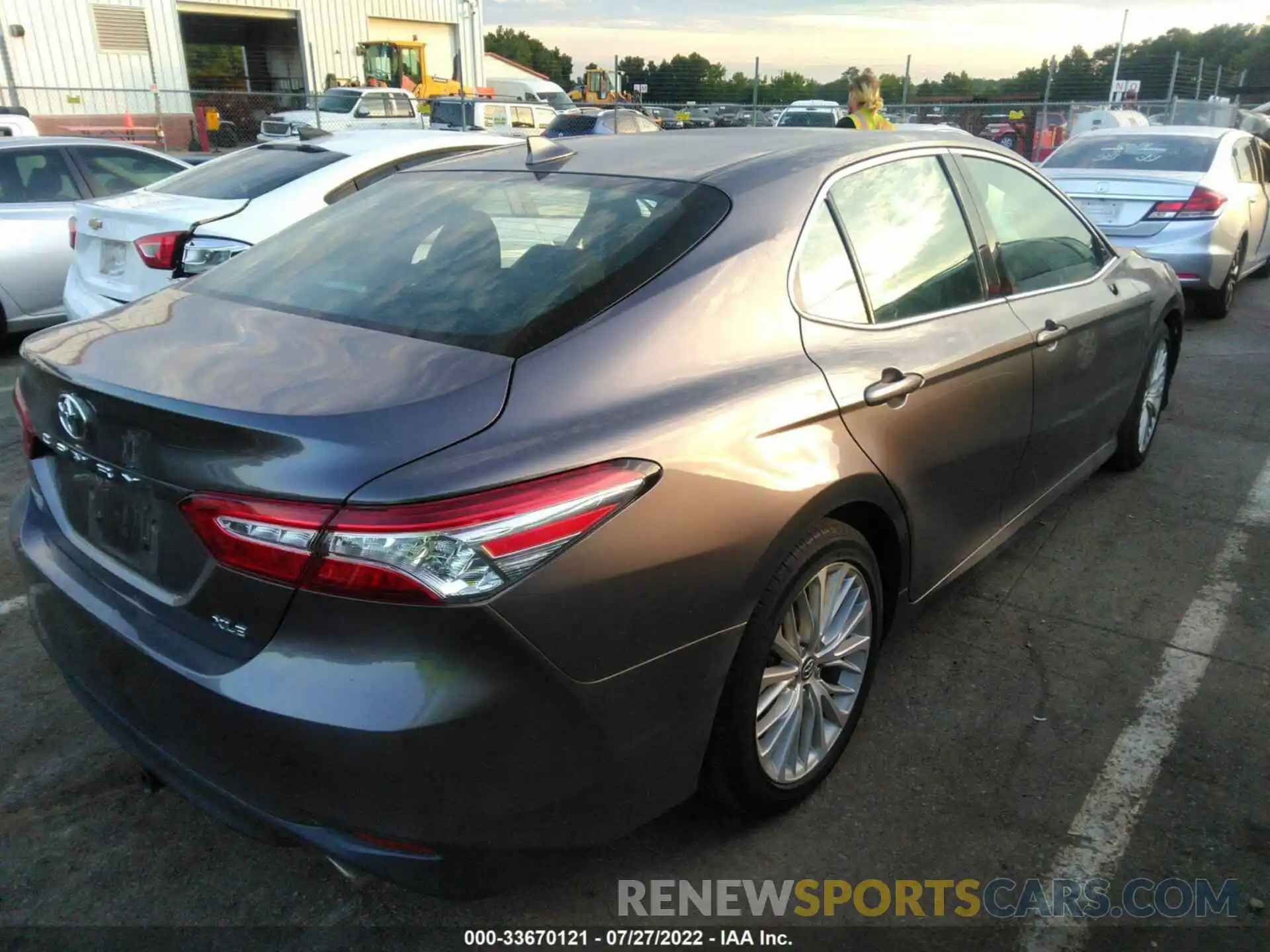 4 Photograph of a damaged car 4T1B11HKXKU195064 TOYOTA CAMRY 2019