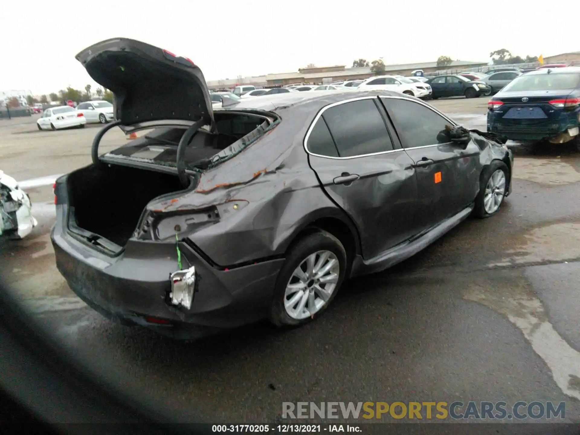 4 Photograph of a damaged car 4T1B11HKXKU195680 TOYOTA CAMRY 2019