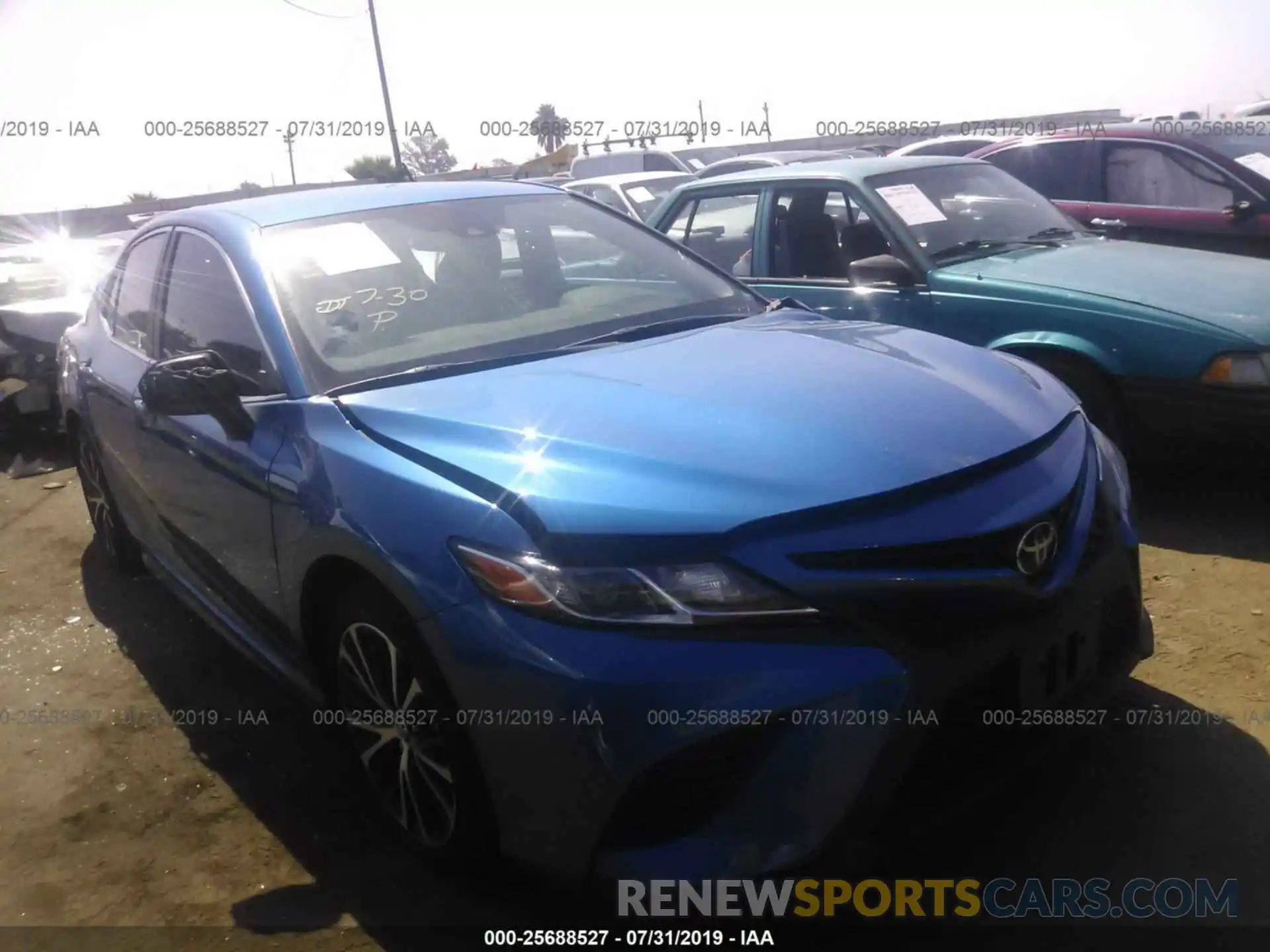 1 Photograph of a damaged car 4T1B11HKXKU198692 TOYOTA CAMRY 2019