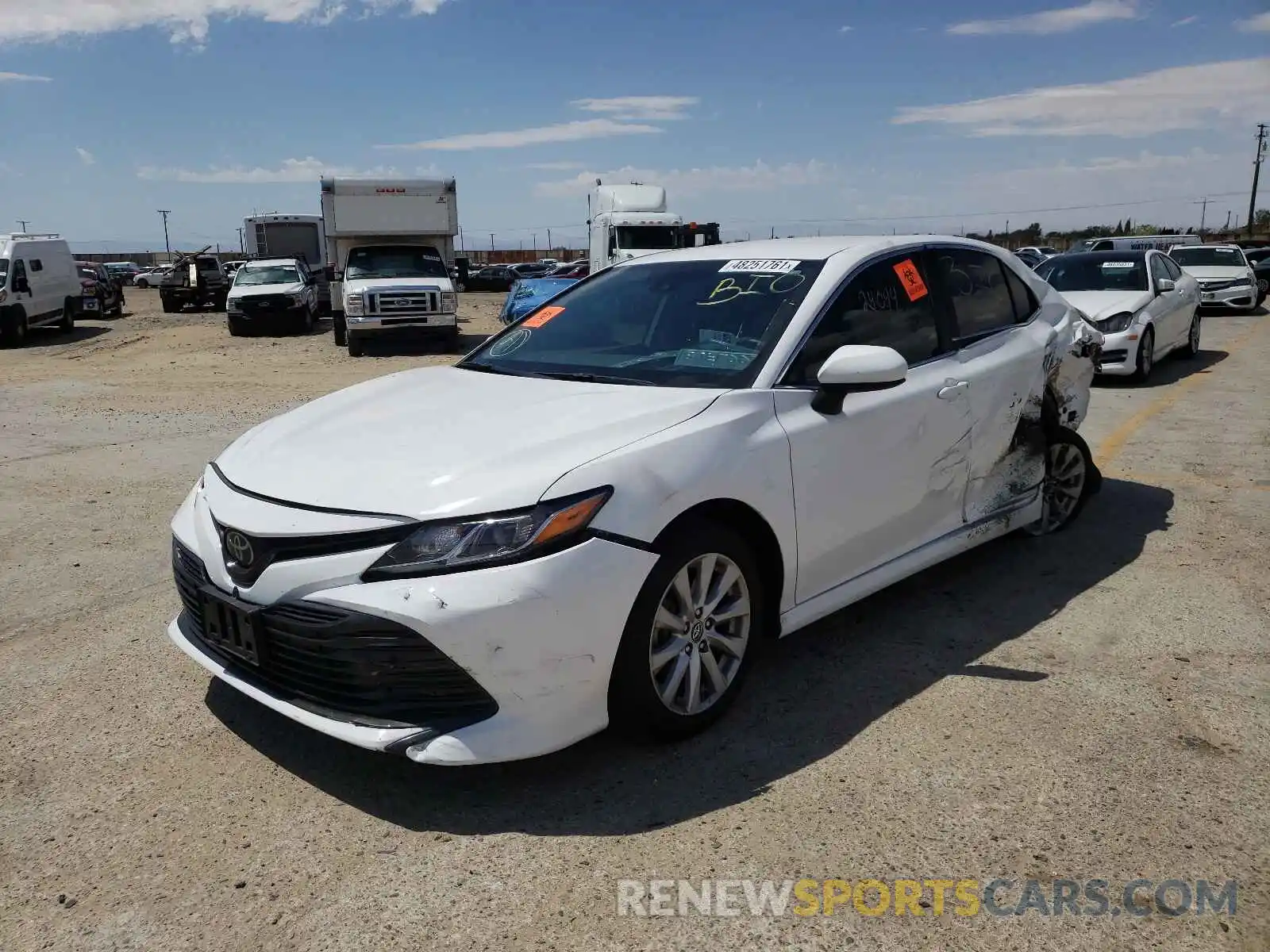 2 Photograph of a damaged car 4T1B11HKXKU201039 TOYOTA CAMRY 2019