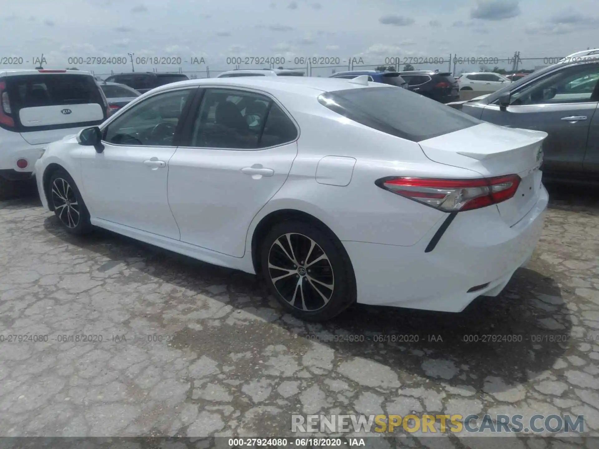 3 Photograph of a damaged car 4T1B11HKXKU203910 TOYOTA CAMRY 2019