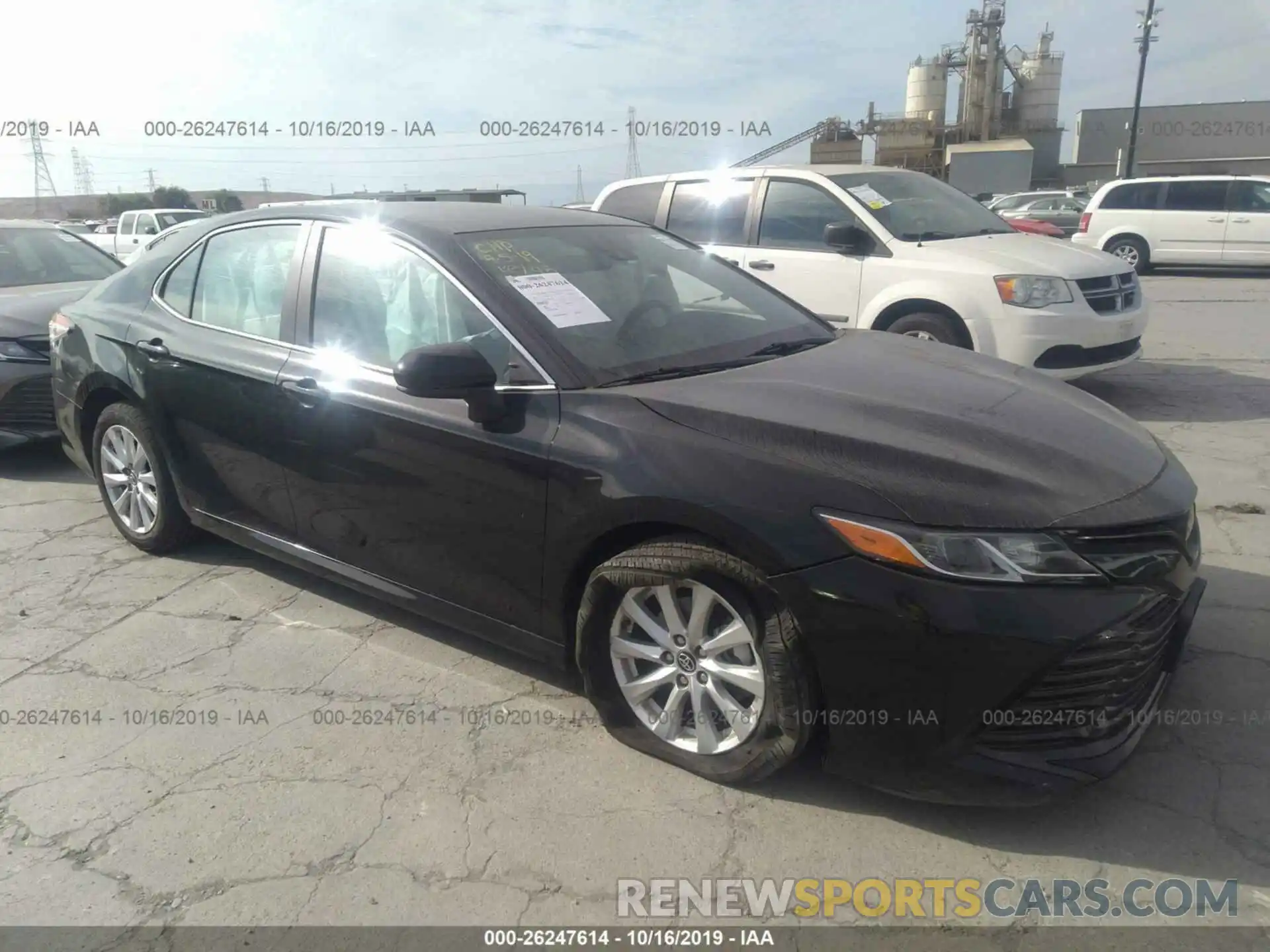 1 Photograph of a damaged car 4T1B11HKXKU204037 TOYOTA CAMRY 2019