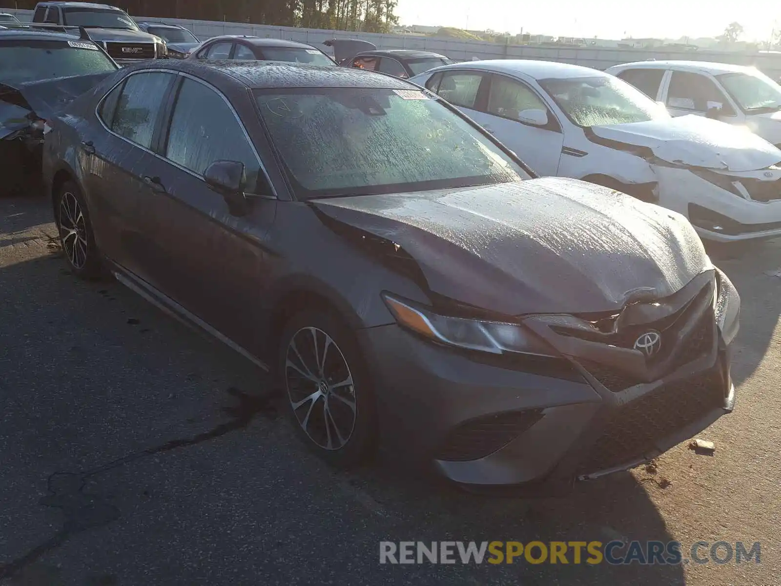 1 Photograph of a damaged car 4T1B11HKXKU205382 TOYOTA CAMRY 2019