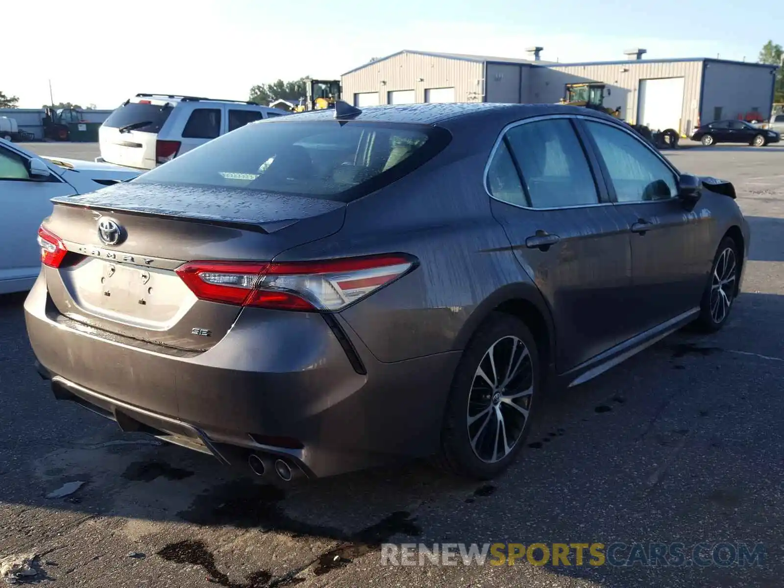 4 Photograph of a damaged car 4T1B11HKXKU205382 TOYOTA CAMRY 2019