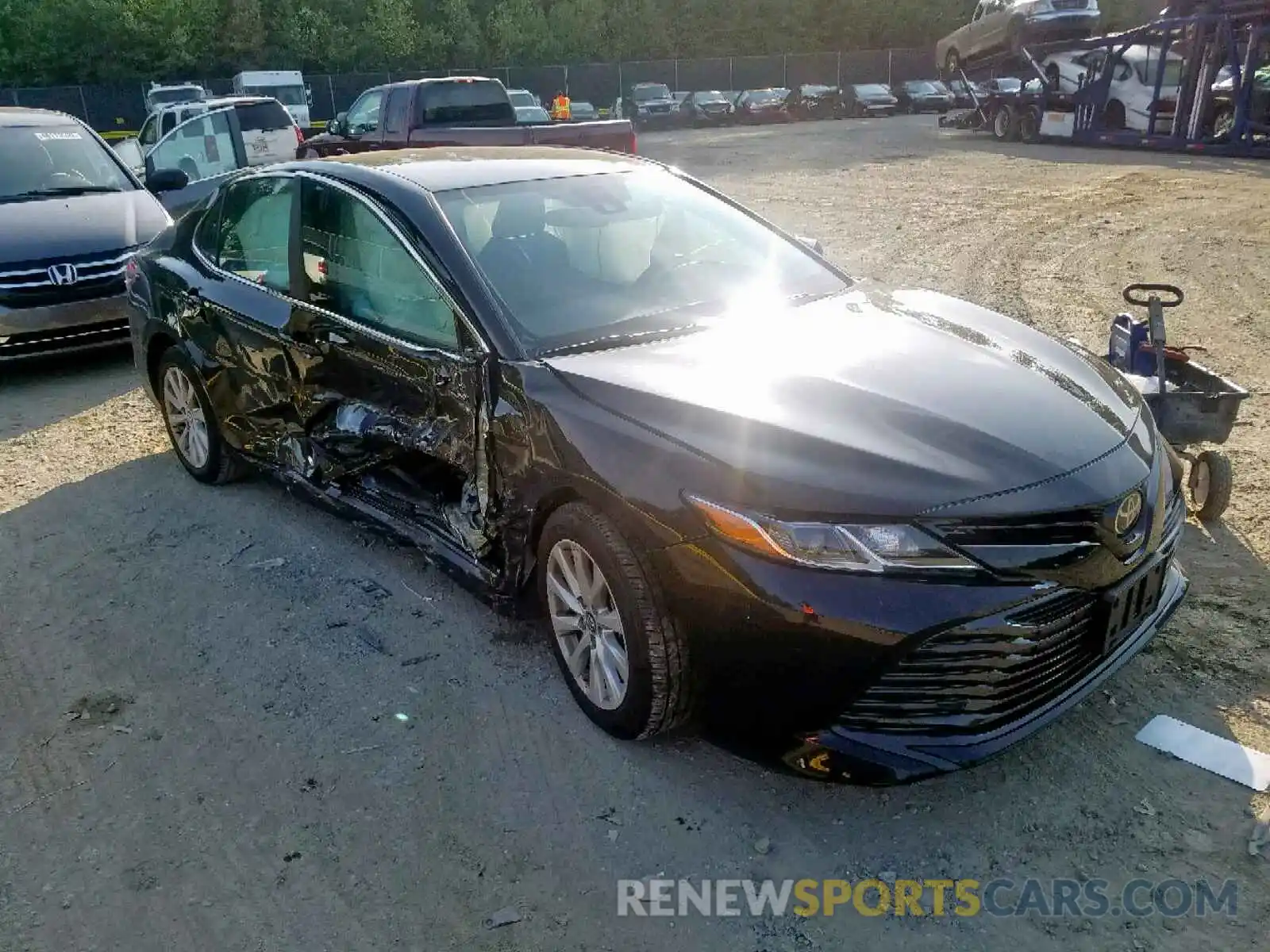 1 Photograph of a damaged car 4T1B11HKXKU207052 TOYOTA CAMRY 2019