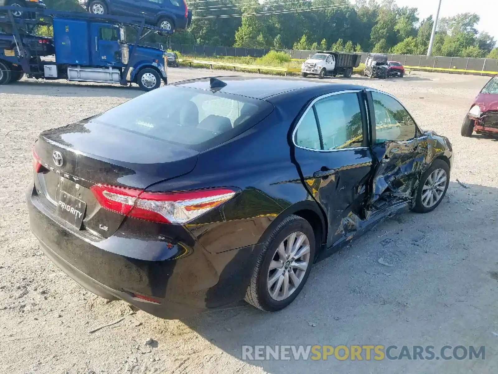 4 Photograph of a damaged car 4T1B11HKXKU207052 TOYOTA CAMRY 2019