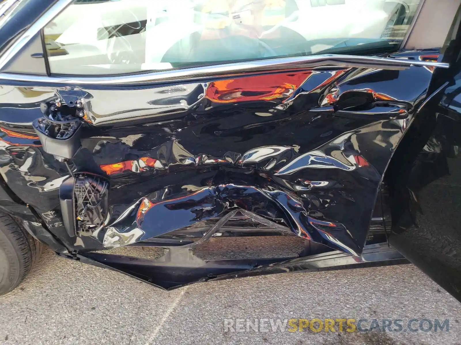 10 Photograph of a damaged car 4T1B11HKXKU207309 TOYOTA CAMRY 2019