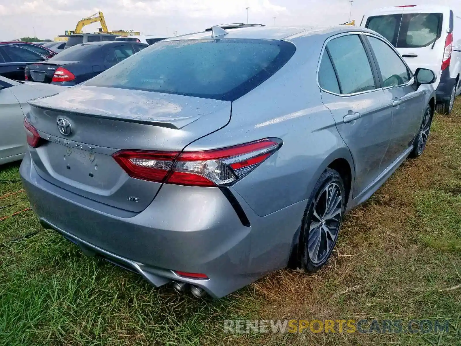 4 Photograph of a damaged car 4T1B11HKXKU208119 TOYOTA CAMRY 2019