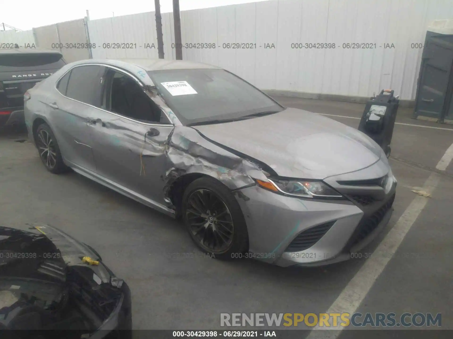 1 Photograph of a damaged car 4T1B11HKXKU209898 TOYOTA CAMRY 2019