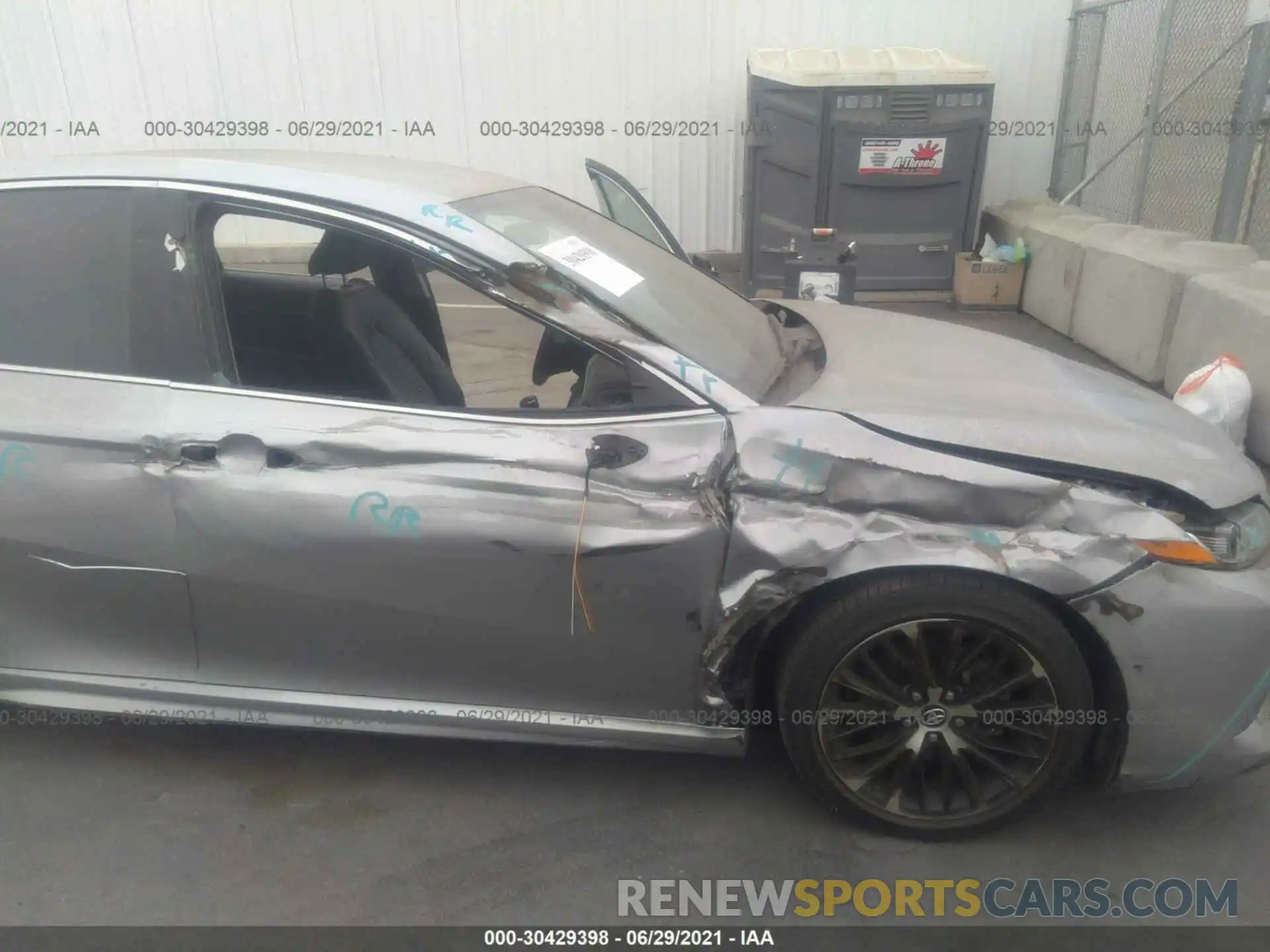 6 Photograph of a damaged car 4T1B11HKXKU209898 TOYOTA CAMRY 2019