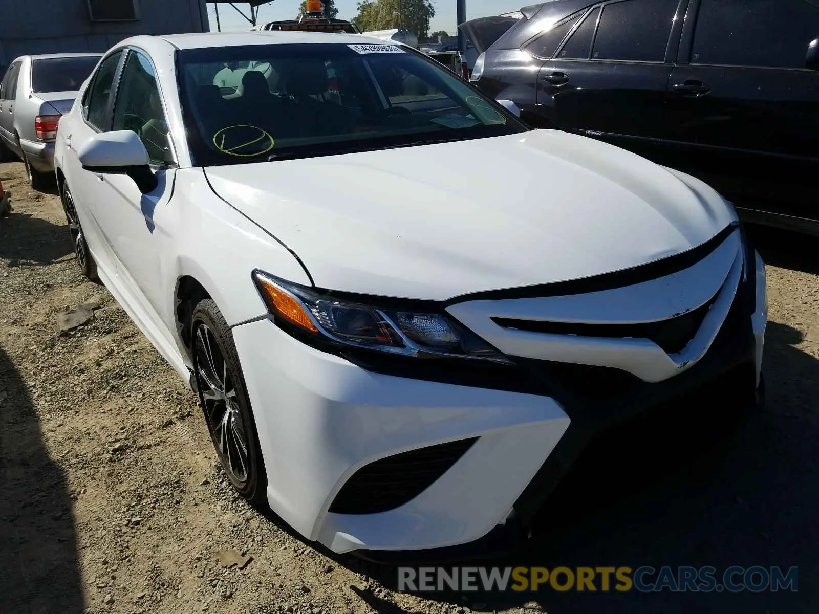 1 Photograph of a damaged car 4T1B11HKXKU211585 TOYOTA CAMRY 2019