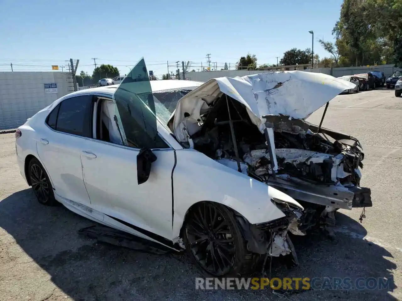 1 Photograph of a damaged car 4T1B11HKXKU212543 TOYOTA CAMRY 2019