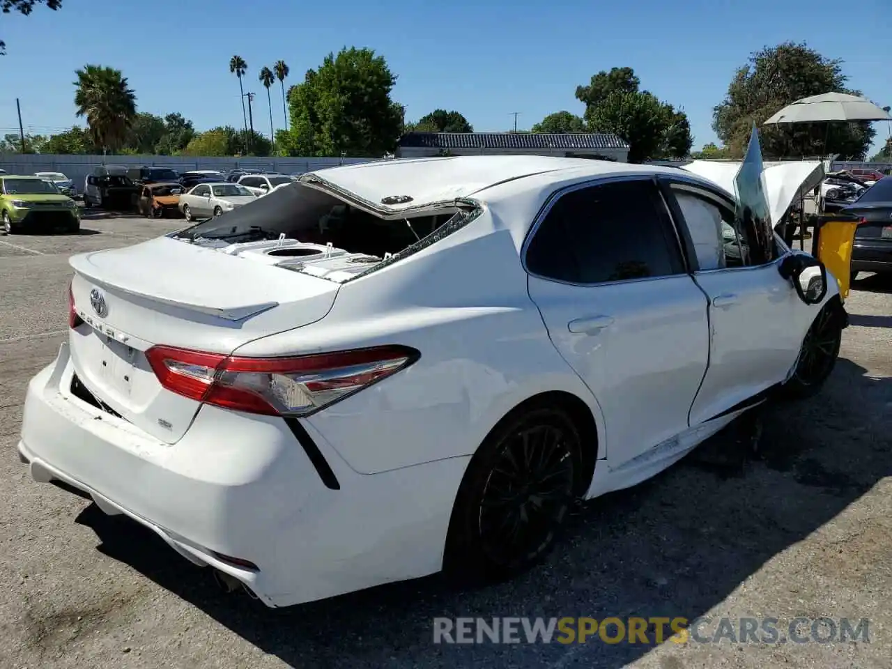 4 Photograph of a damaged car 4T1B11HKXKU212543 TOYOTA CAMRY 2019