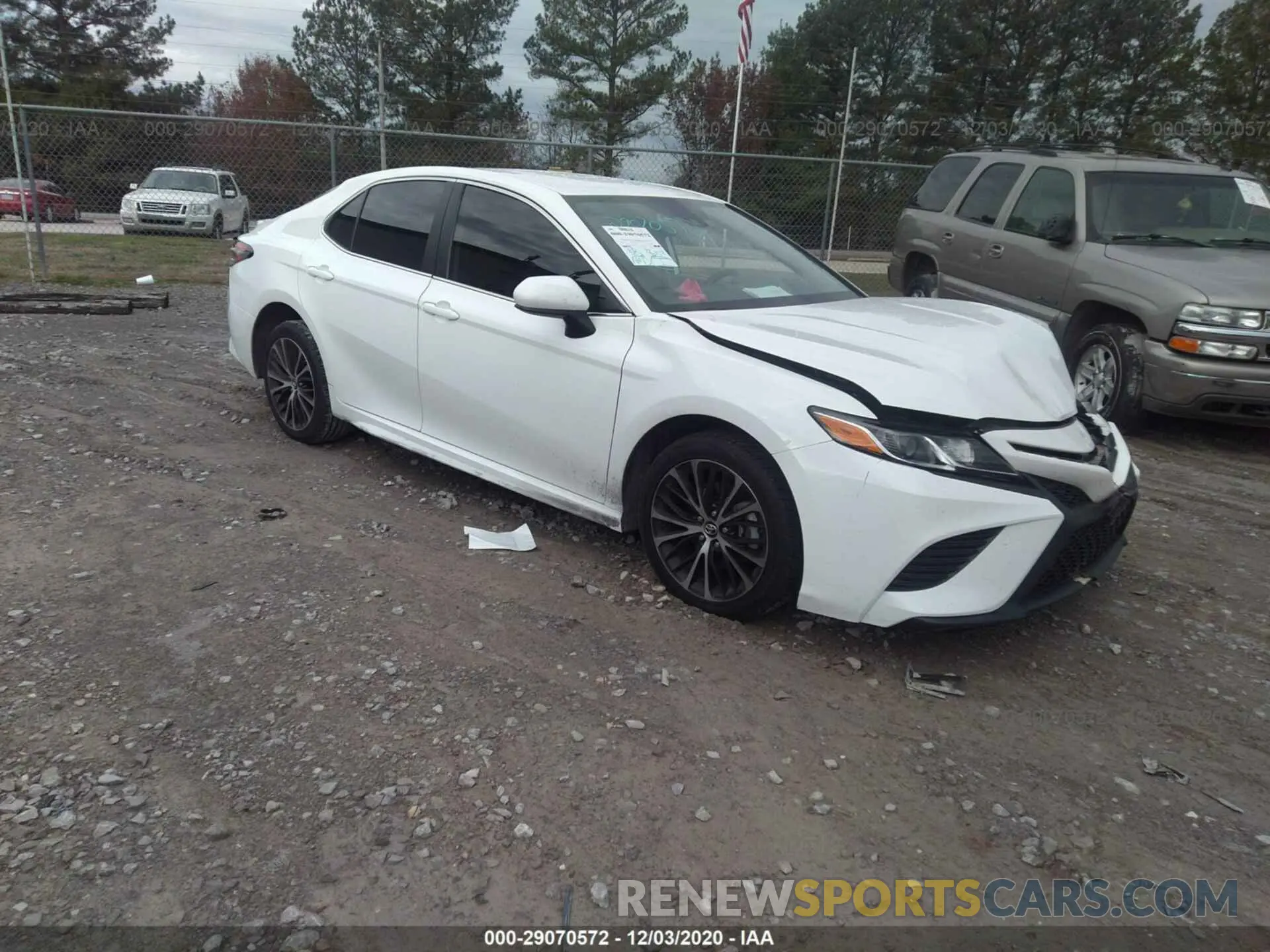 1 Photograph of a damaged car 4T1B11HKXKU213708 TOYOTA CAMRY 2019