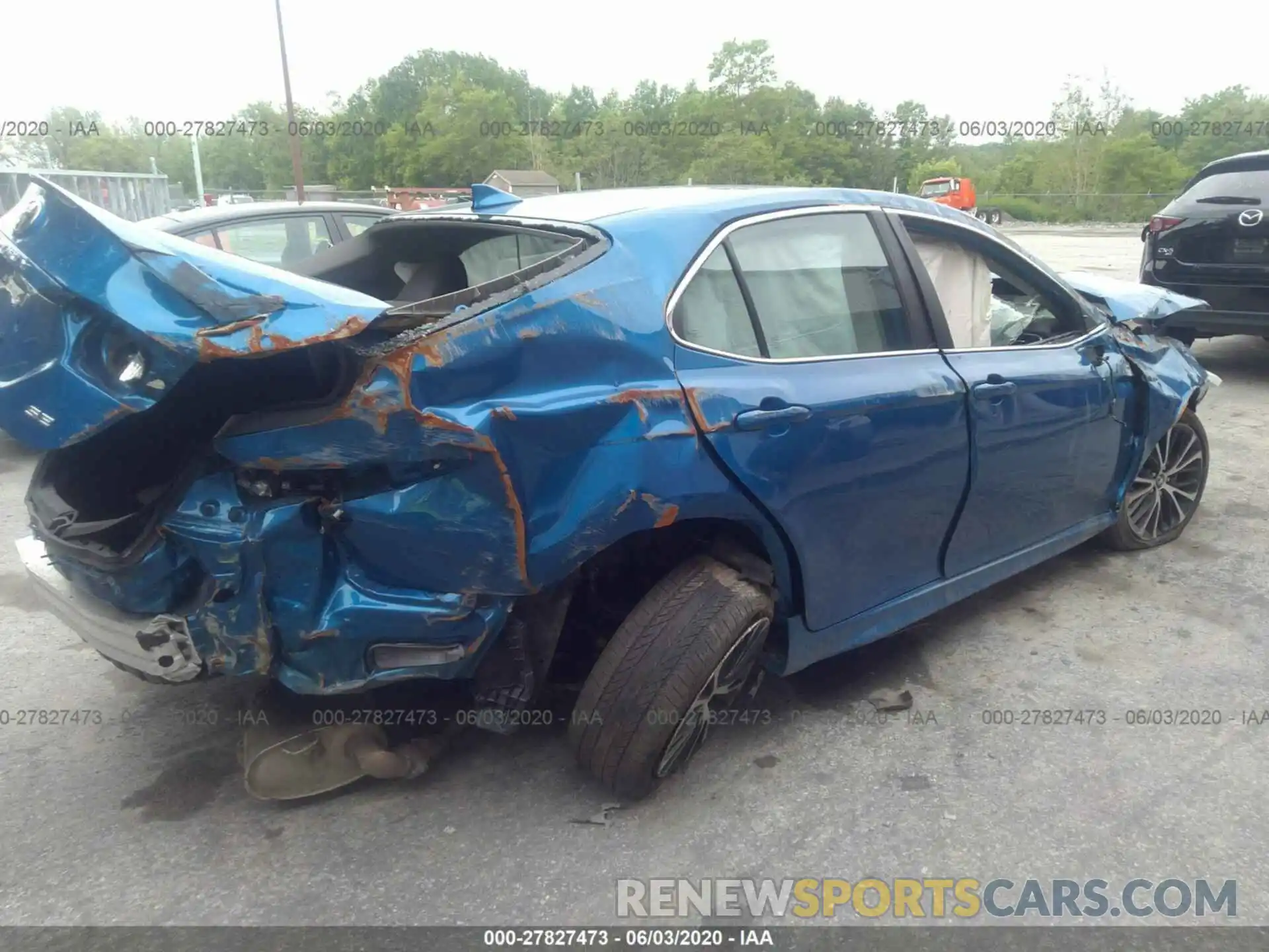 4 Photograph of a damaged car 4T1B11HKXKU215121 TOYOTA CAMRY 2019