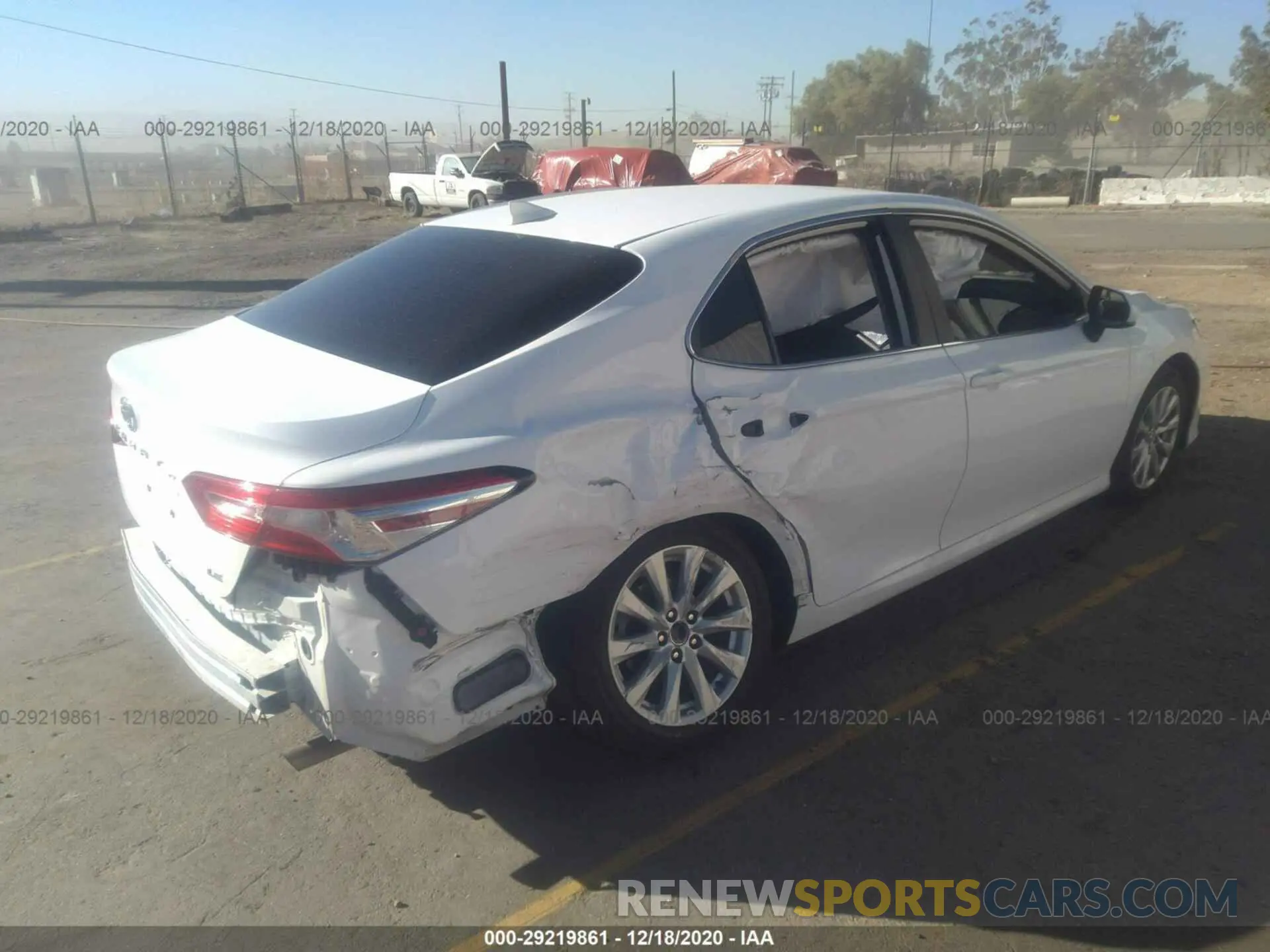 4 Photograph of a damaged car 4T1B11HKXKU215863 TOYOTA CAMRY 2019