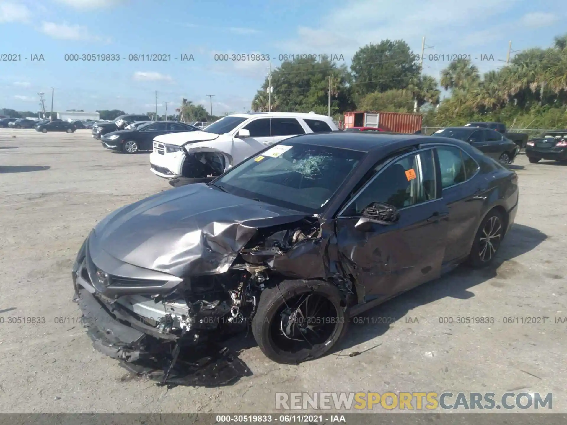 2 Photograph of a damaged car 4T1B11HKXKU225728 TOYOTA CAMRY 2019