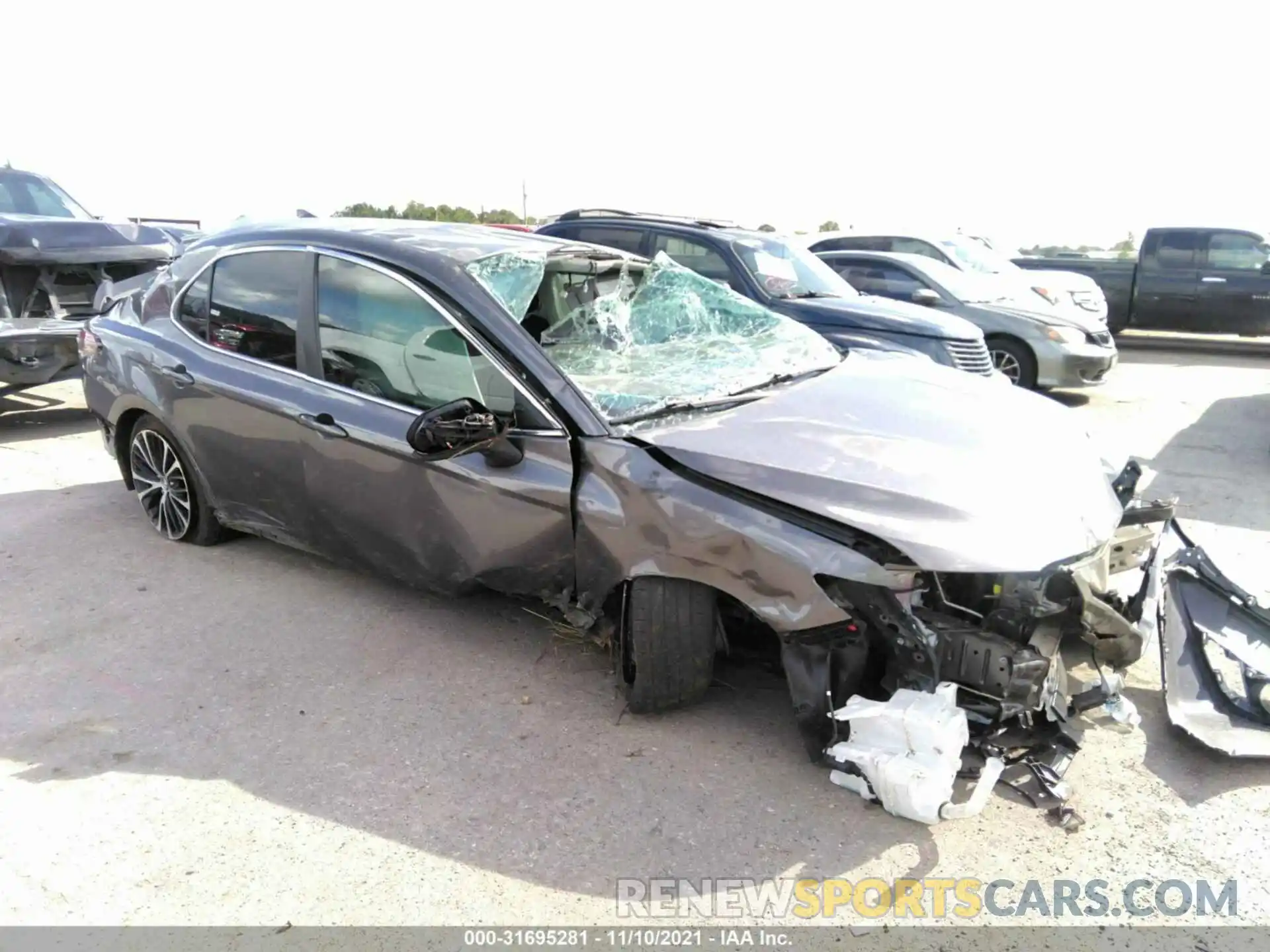 1 Photograph of a damaged car 4T1B11HKXKU228578 TOYOTA CAMRY 2019