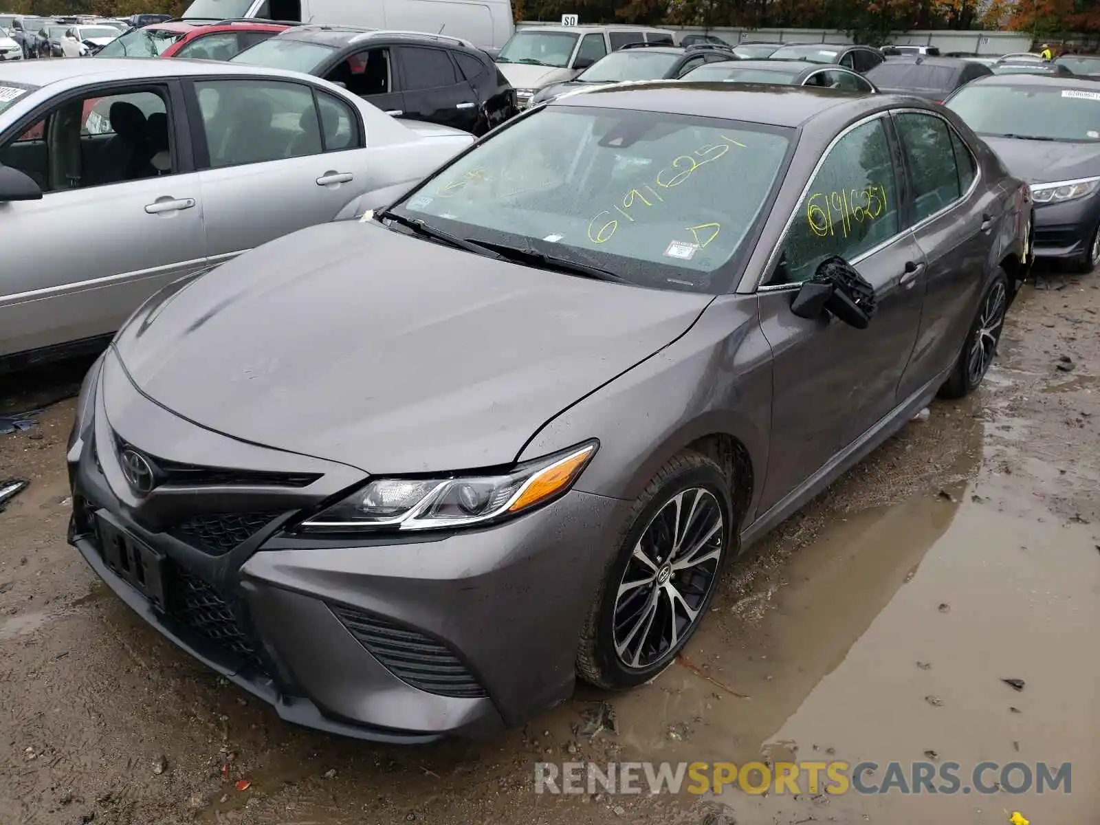 2 Photograph of a damaged car 4T1B11HKXKU229519 TOYOTA CAMRY 2019