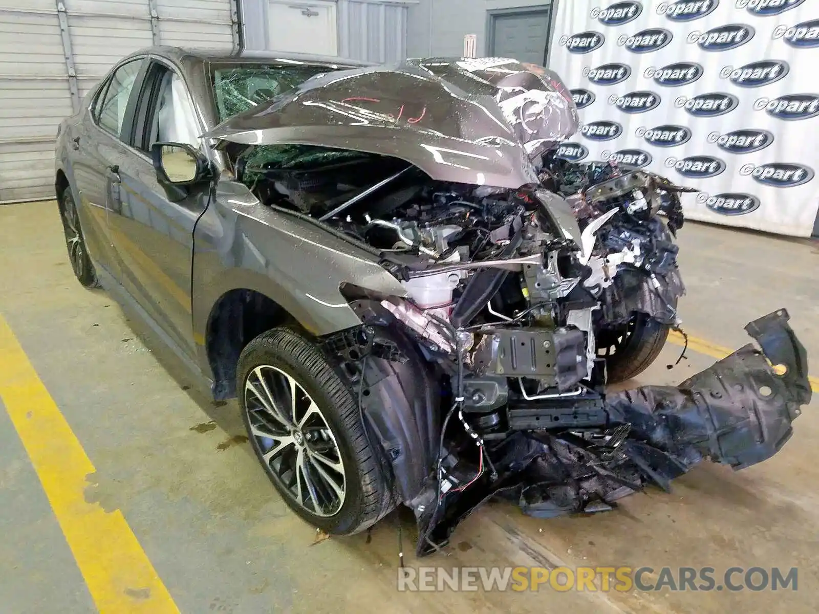 1 Photograph of a damaged car 4T1B11HKXKU231979 TOYOTA CAMRY 2019